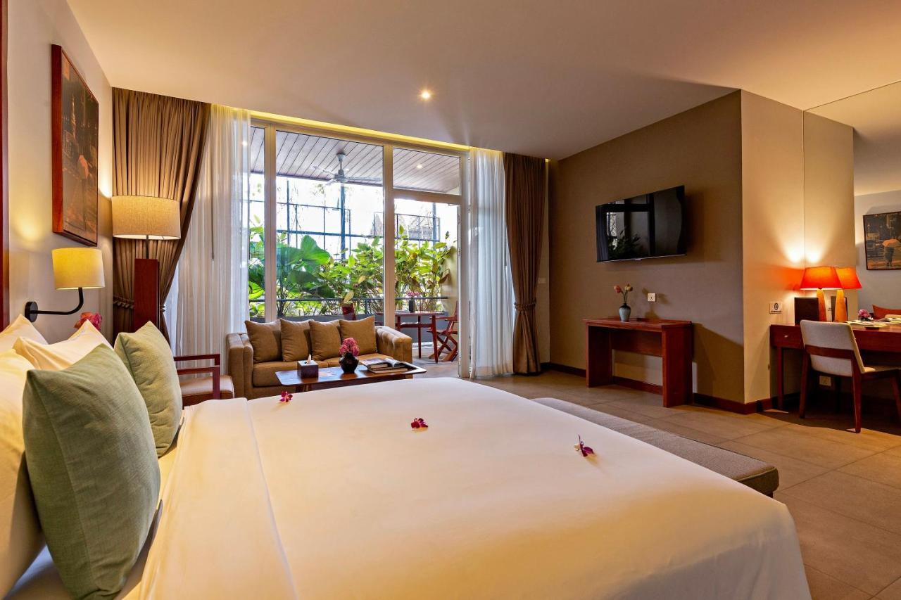 Indra Hotel Phnom-Penh Buitenkant foto